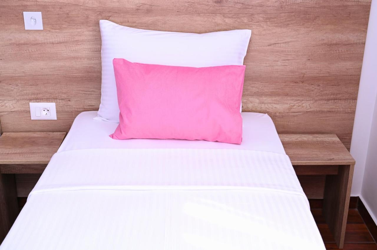 Dona, Altina Aparthotel Beograd Ngoại thất bức ảnh